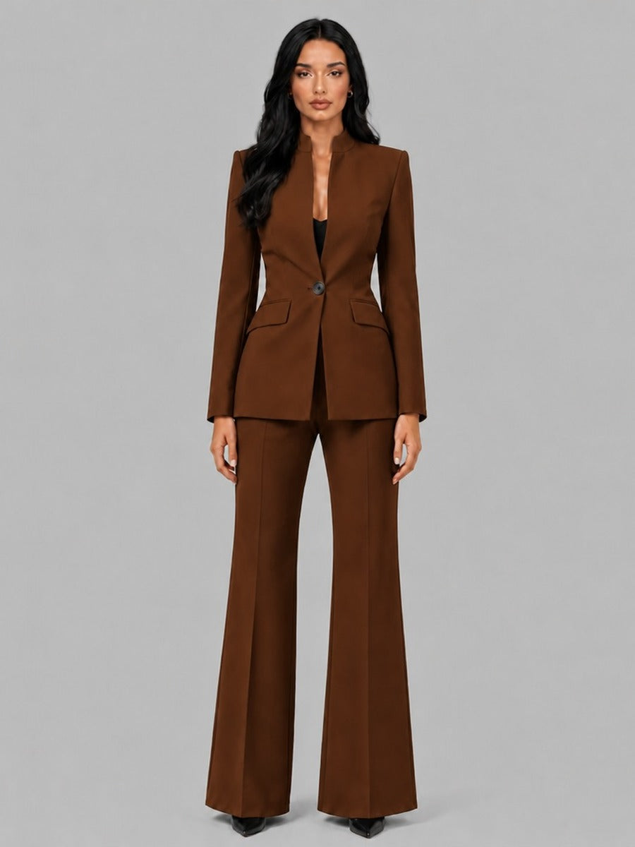Faustina | Conjunto de Dos Piezas con Blazer sin Solapas y Pantalón Acampanado